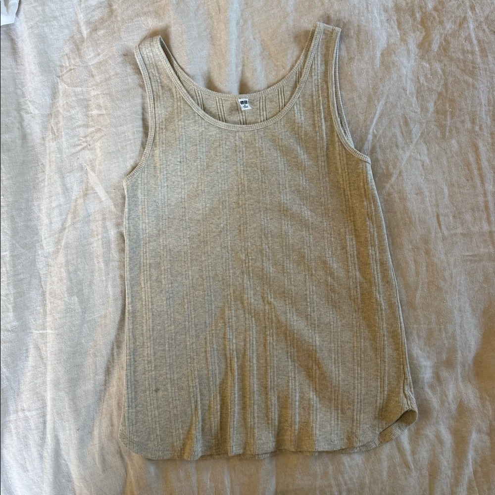 Uniqlo ribbed tank top